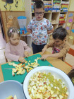 šel zahradník do zahrady