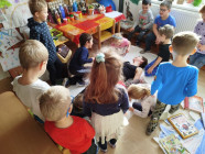 Hlava, ramena, kolena