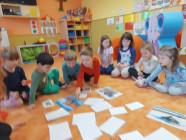 Na červenou stůj!