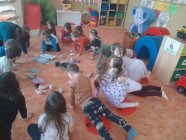 Na červenou stůj!