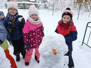Stavíme sněhuláky a máme radost ze sněhové nadílky
